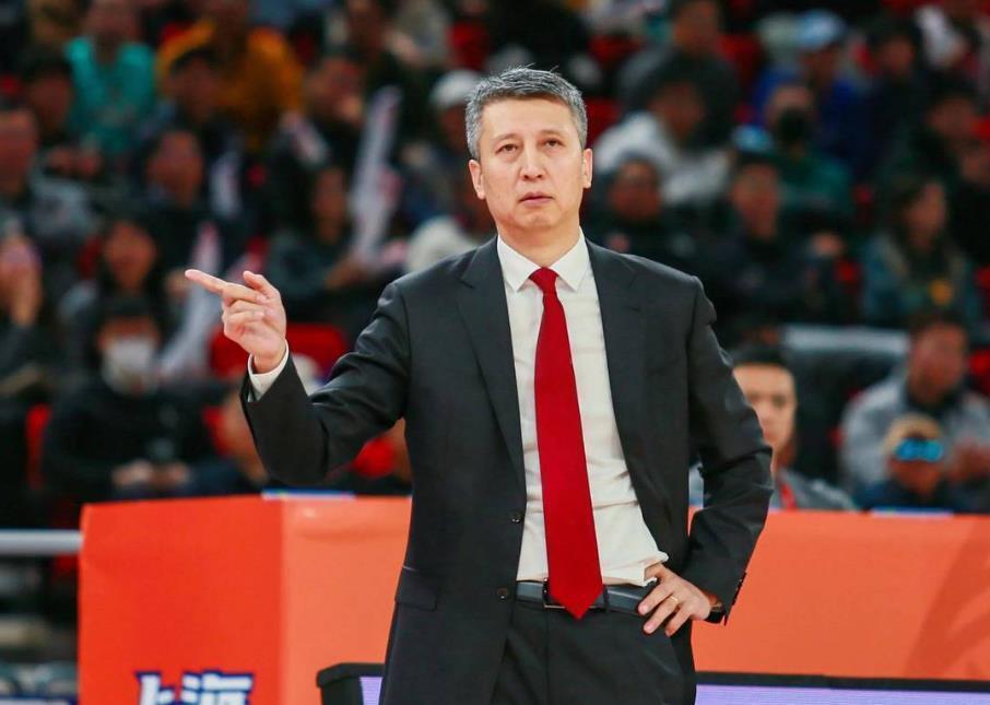 开云下载-世预赛名单大调整，周琦、赵睿受伤，余嘉豪召回，深圳双星有机会