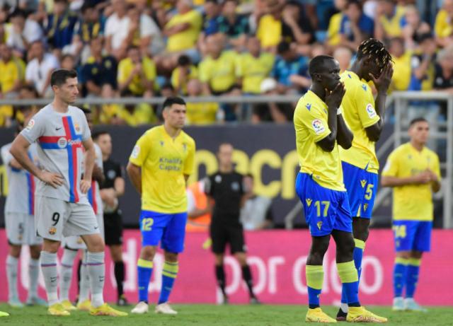 开云下载-【西甲】比赛一度中断 巴萨4比0客胜加迪斯