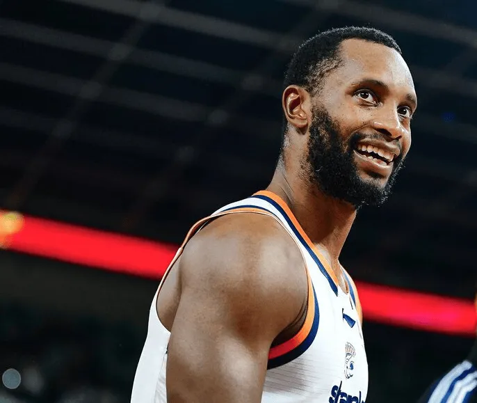 开云下载-CBA常规赛：弗格25分&amp;amp;王哲林6分，上海半场54-45领先福建