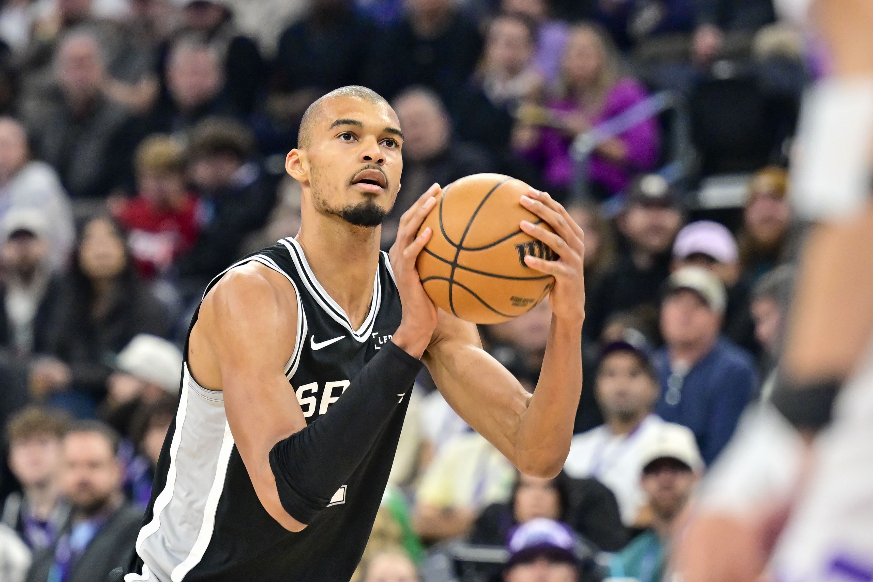 开云官网-美记：文班外线进攻占比比赛季初增高了 这是对手希望看到的