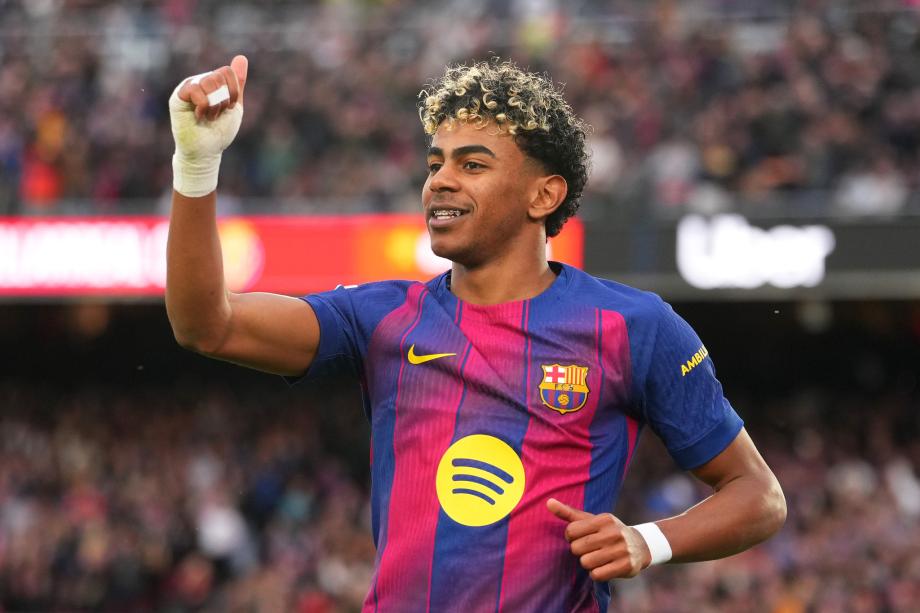 开云官网-西甲-亚马尔戴帽莱万破门 巴萨4-1比利亚雷亚尔