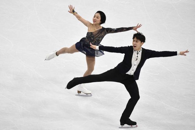 开云下载-大奖赛中国双人滑摸底新对手 女单多站竞争激烈